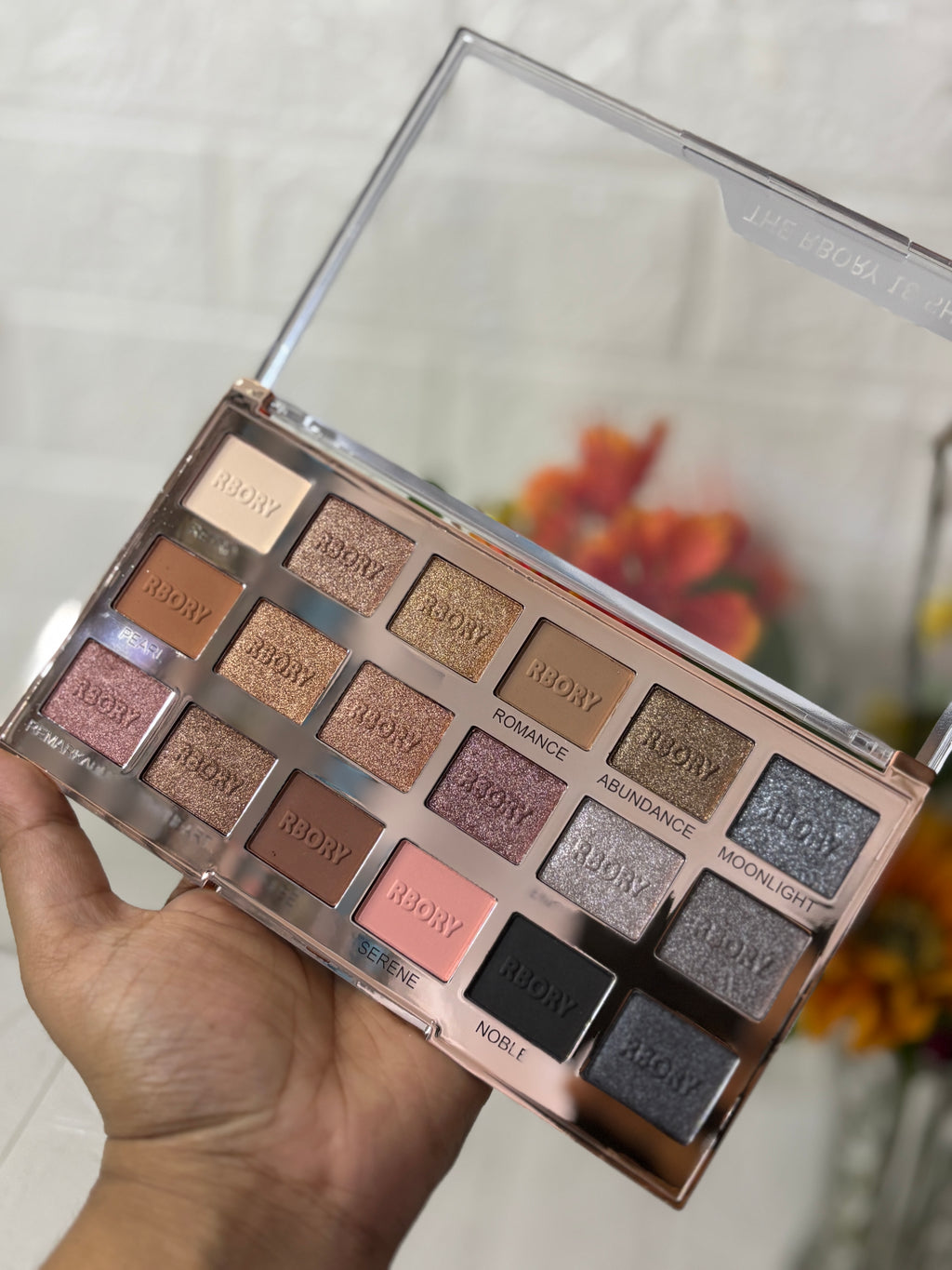 Rbory 18-Shade Glitter Eyeshadow Palette - Professional Sparkle