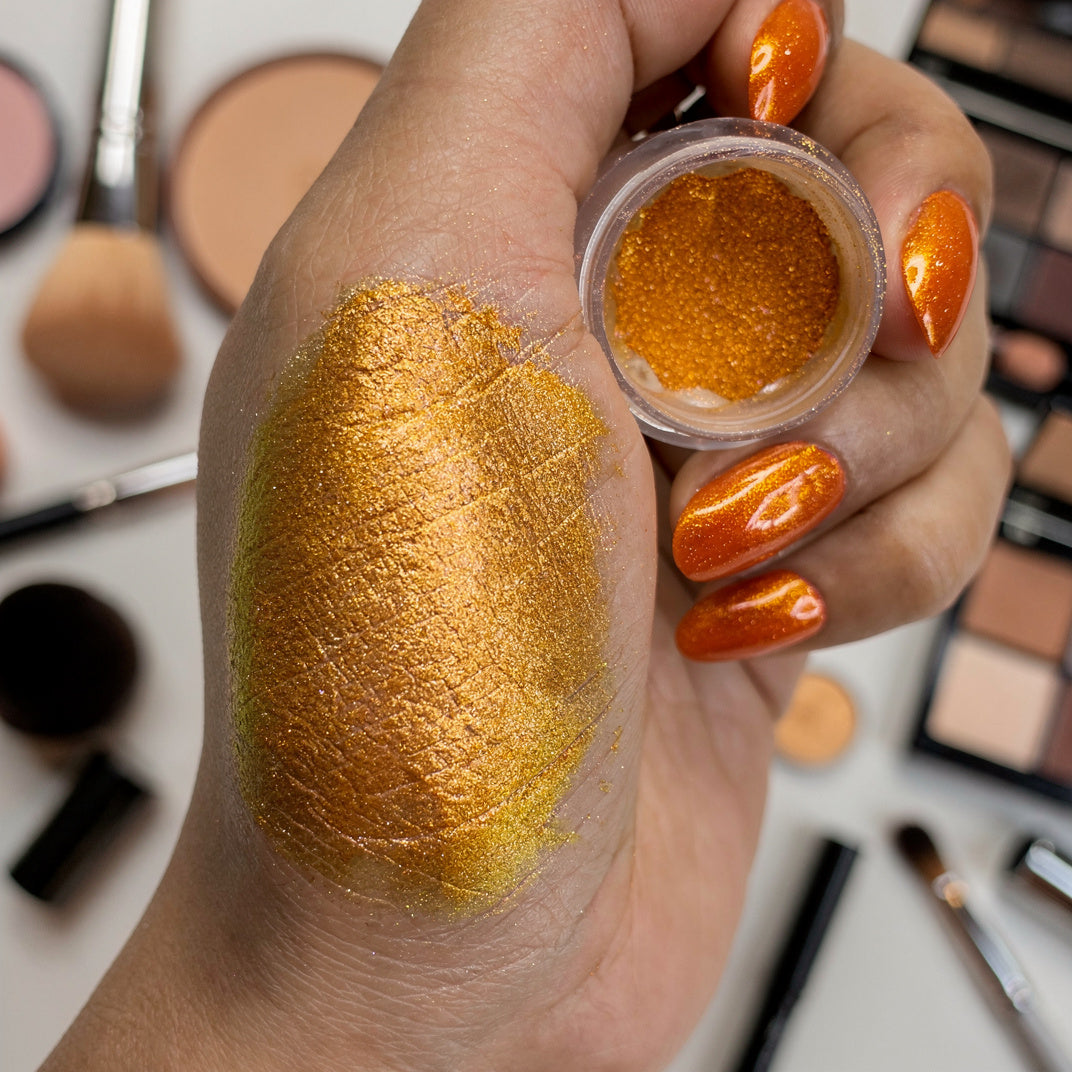 Everly Beauties #310 Multichrome Loose Pigment | High-Shine Shifting Eyeshadow